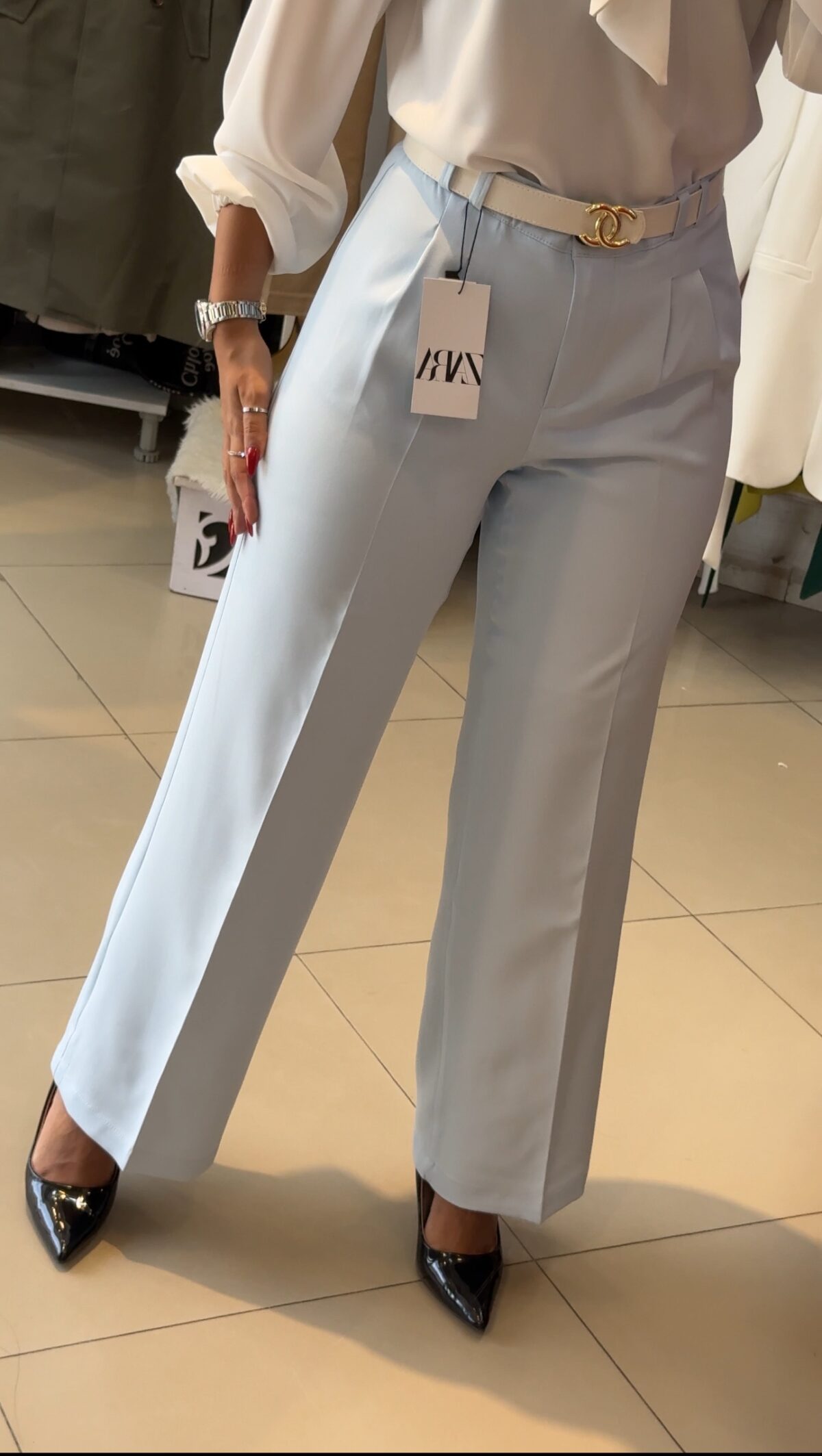 Pantalon Carré – Élégance et Modernité