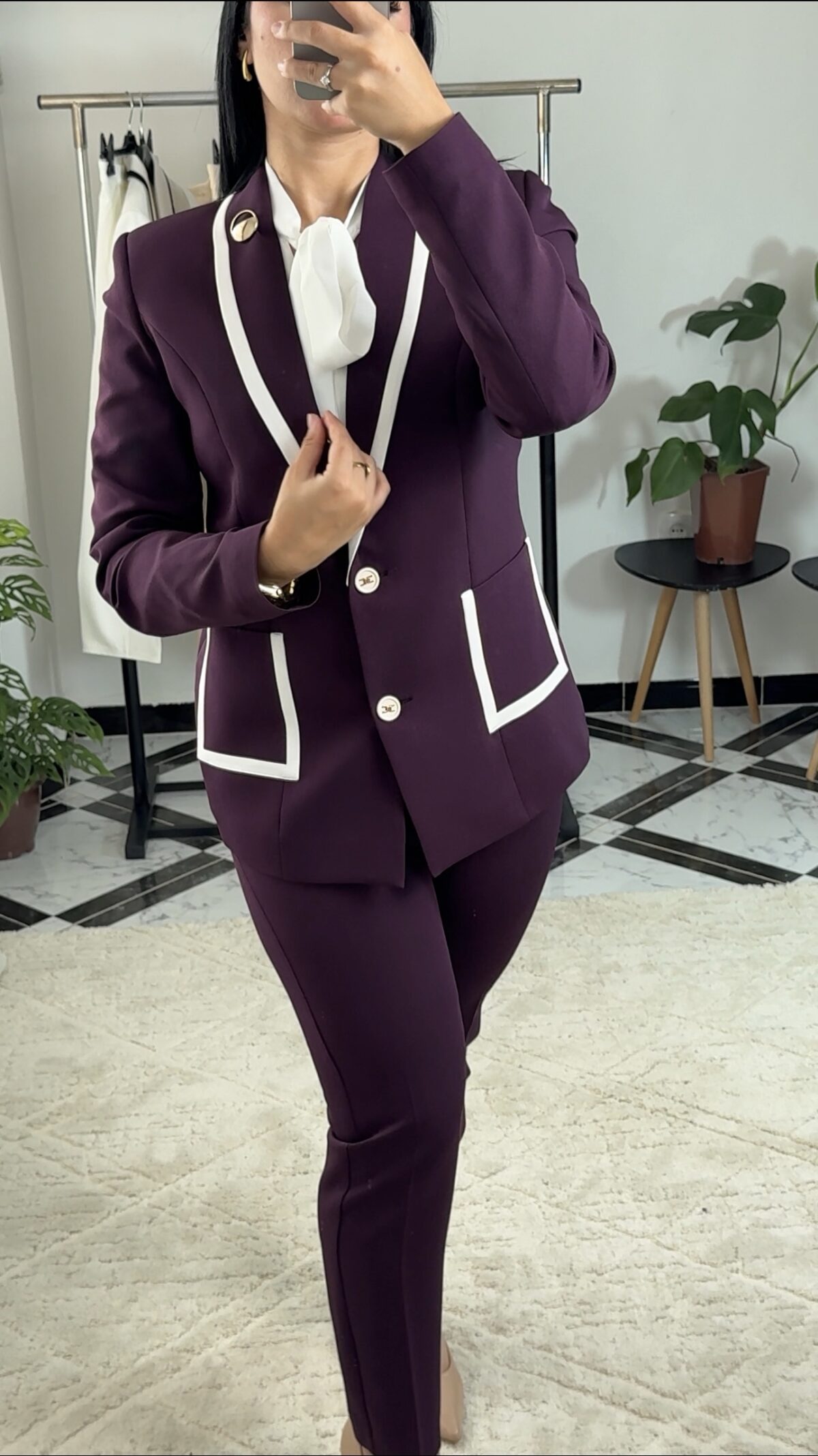 Tailleur femme chic à bordure contrastée