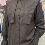 Chemise à Grand Col Brodé Manches Bouffantes.