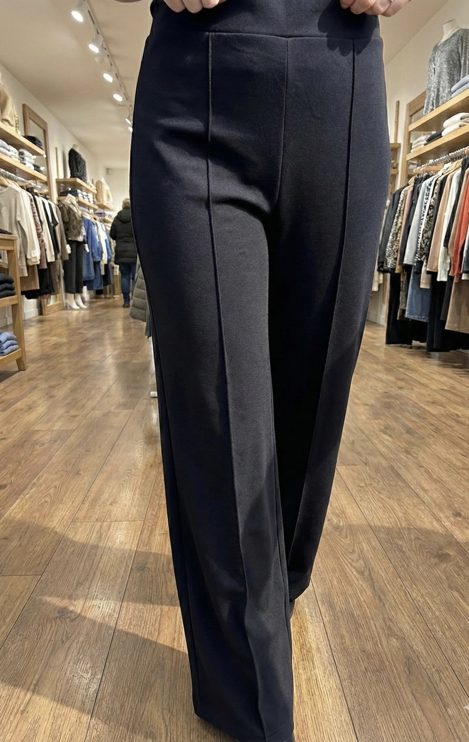 img_9728 pantalon coupe large et fluide – Image 1