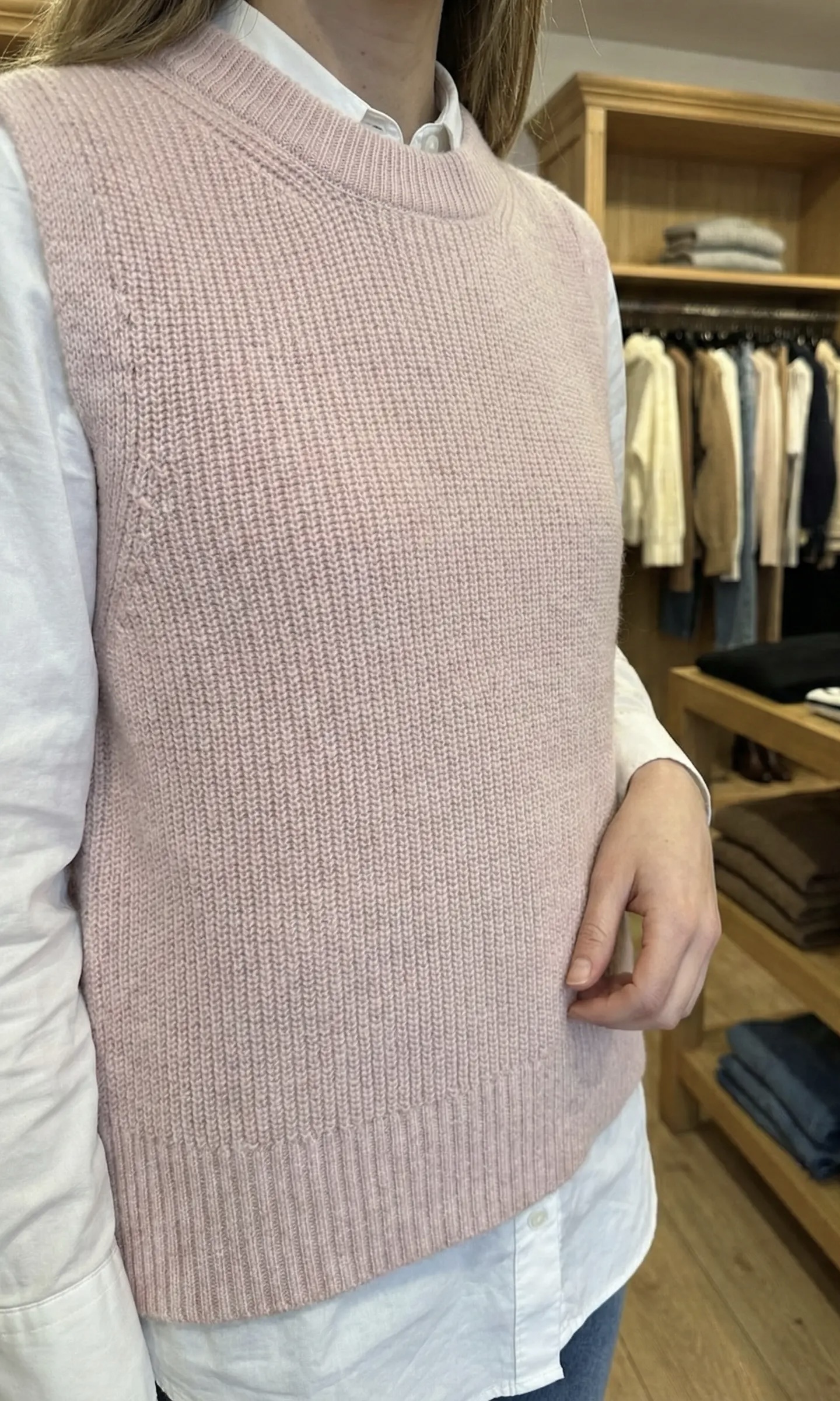 img_1007-3 Pull Sans Manches en Maille Côtelée – Image 1