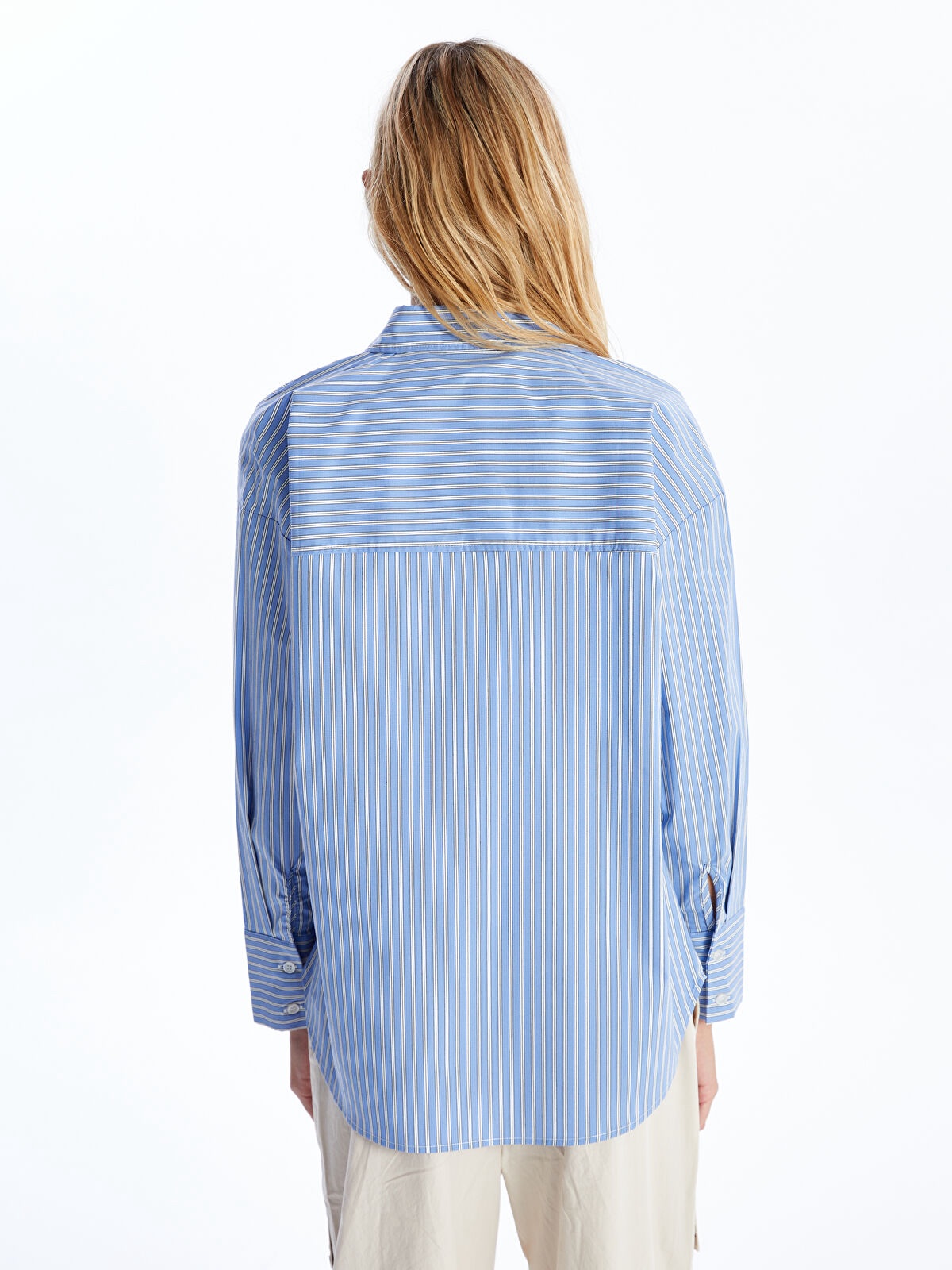 img_1016 Chemise Rayée Oversize – Bleu & Blanc – Image 1