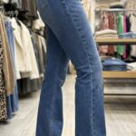 Jean Mom Fit Bleu Ciel – Taille Haute & Confort
