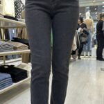 Jean gris noir taille haute