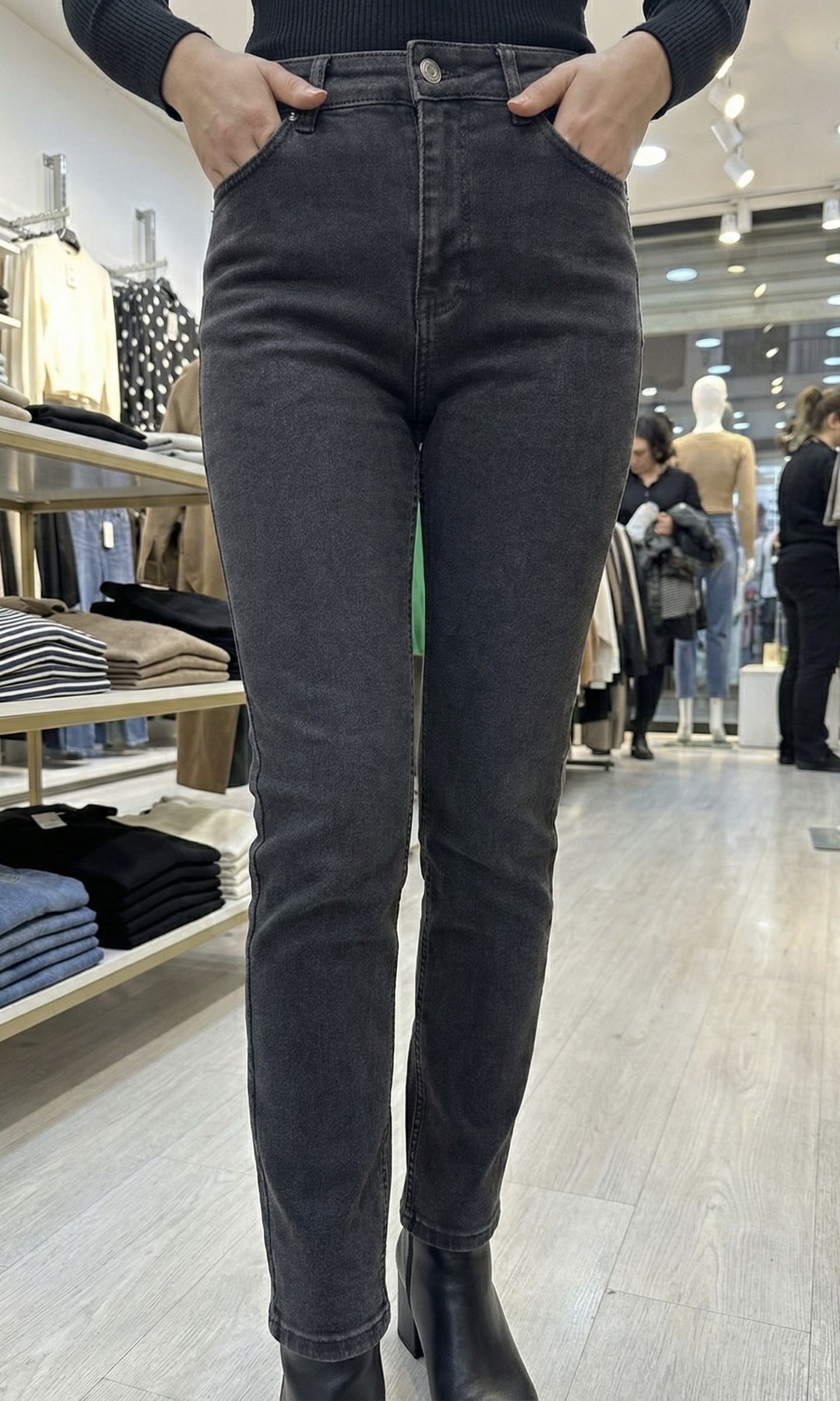 img_1252 Jean gris noir taille haute – Image 1