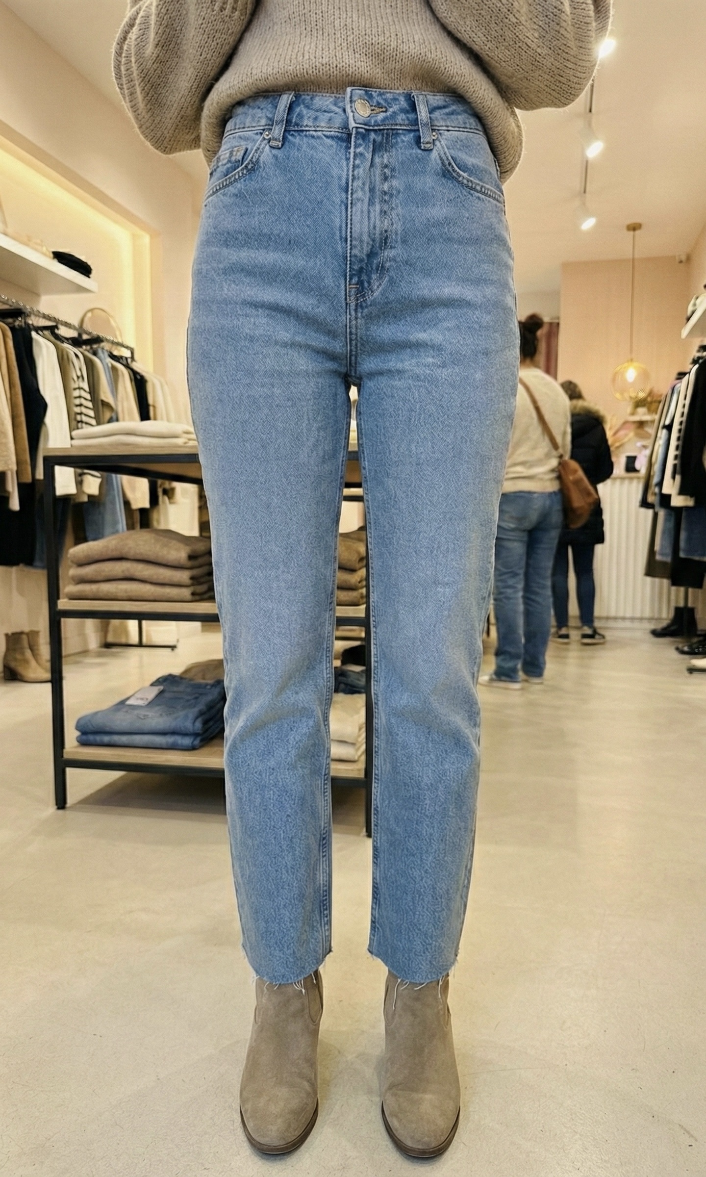 img_1263 Jean Droit Bleu (Taille 36) – Image 1