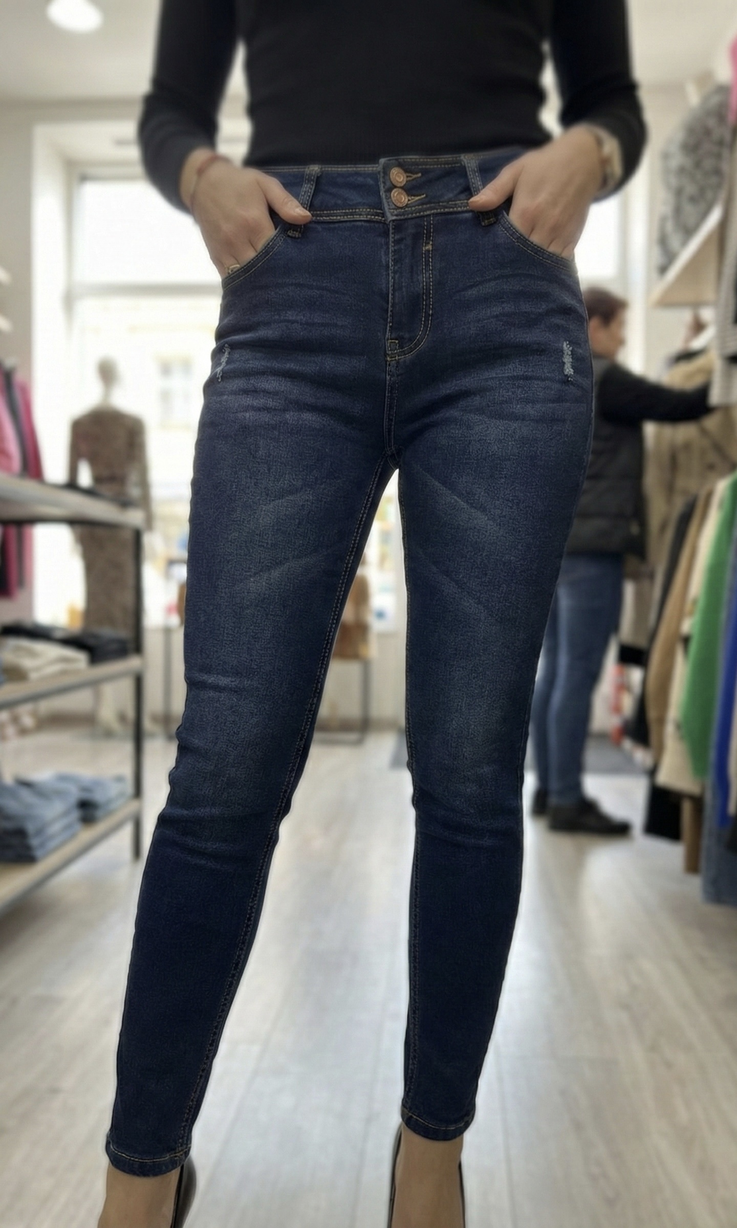 img_1284 Jean Skinny Taille Haute ( taille 40) – Image 1