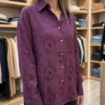 Chemisier Satiné Jacquard – Boutons Dorés