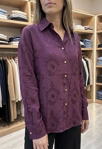 img_8569-3 Chemisier Satiné Jacquard – Boutons Dorés – Image 1