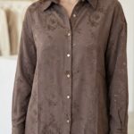 Chemisier Satiné Jacquard – Boutons Dorés