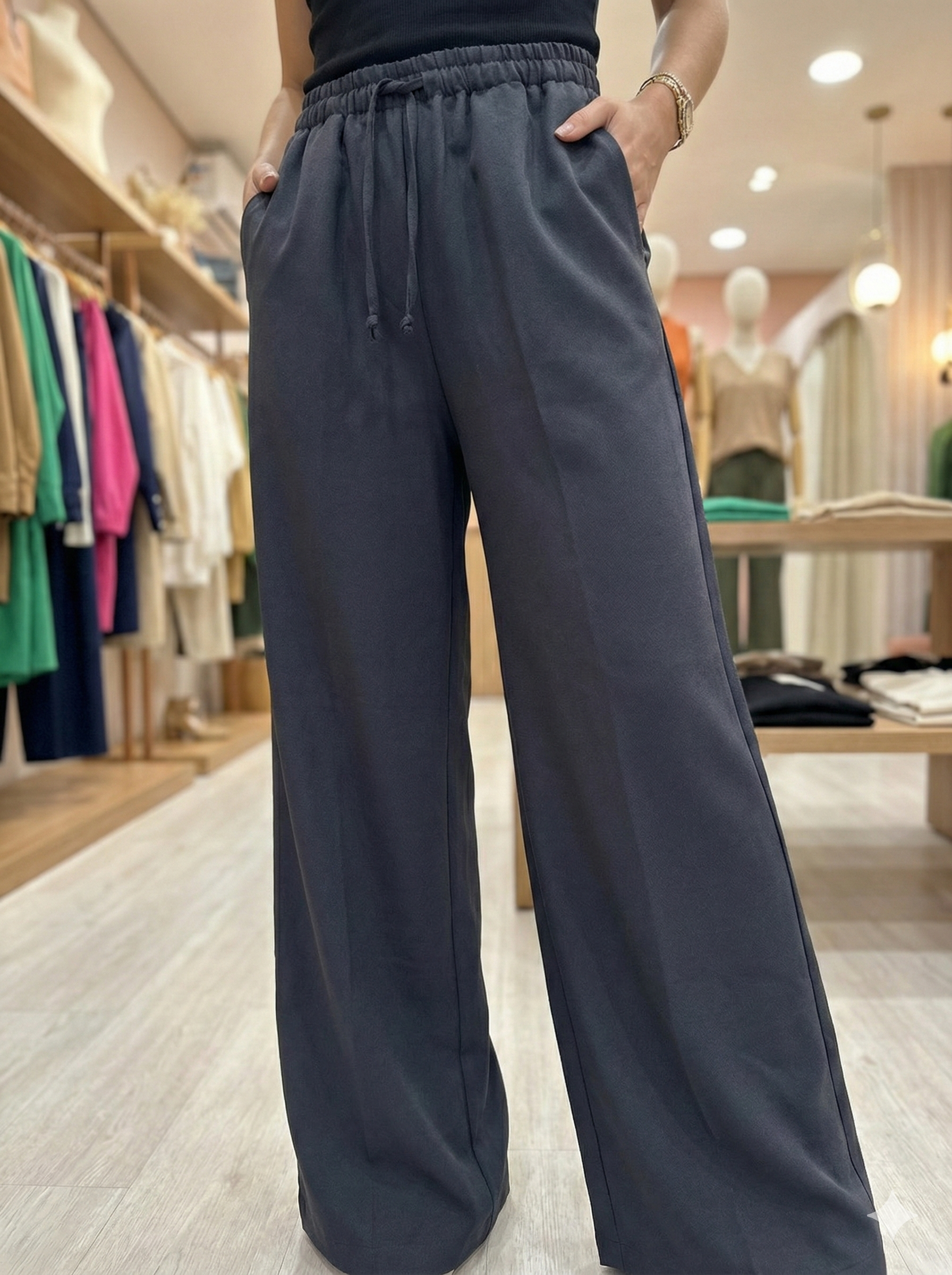 img_1570 Pantalon Large Fluide à Taille Élastique – Image 1