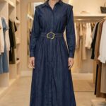 Robe Longue en Jean – Coupe Chemise & Ceinture Boucle Dorée