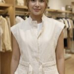 Gilet Saharienne Sans Manches – Beige Naturel & Ceinturé