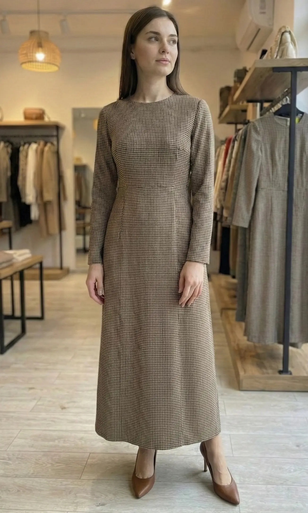 img_8977 Robe Longuem – Coupe Ajustée & Manches Long – Image 1