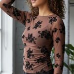 Top en Tulle Transparent Marron à Motif Floral Noir