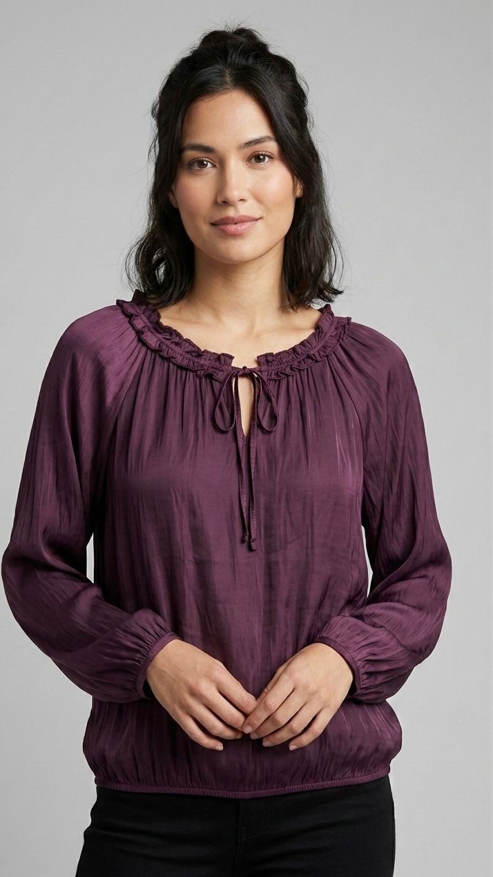c4e9b82d-840f-4eb1-8f60-90cdef81ade4-2 Blouse Satinée Prune à Col Volanté et Lien à Nouer – Image 1
