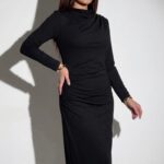Robe noir stylé simple