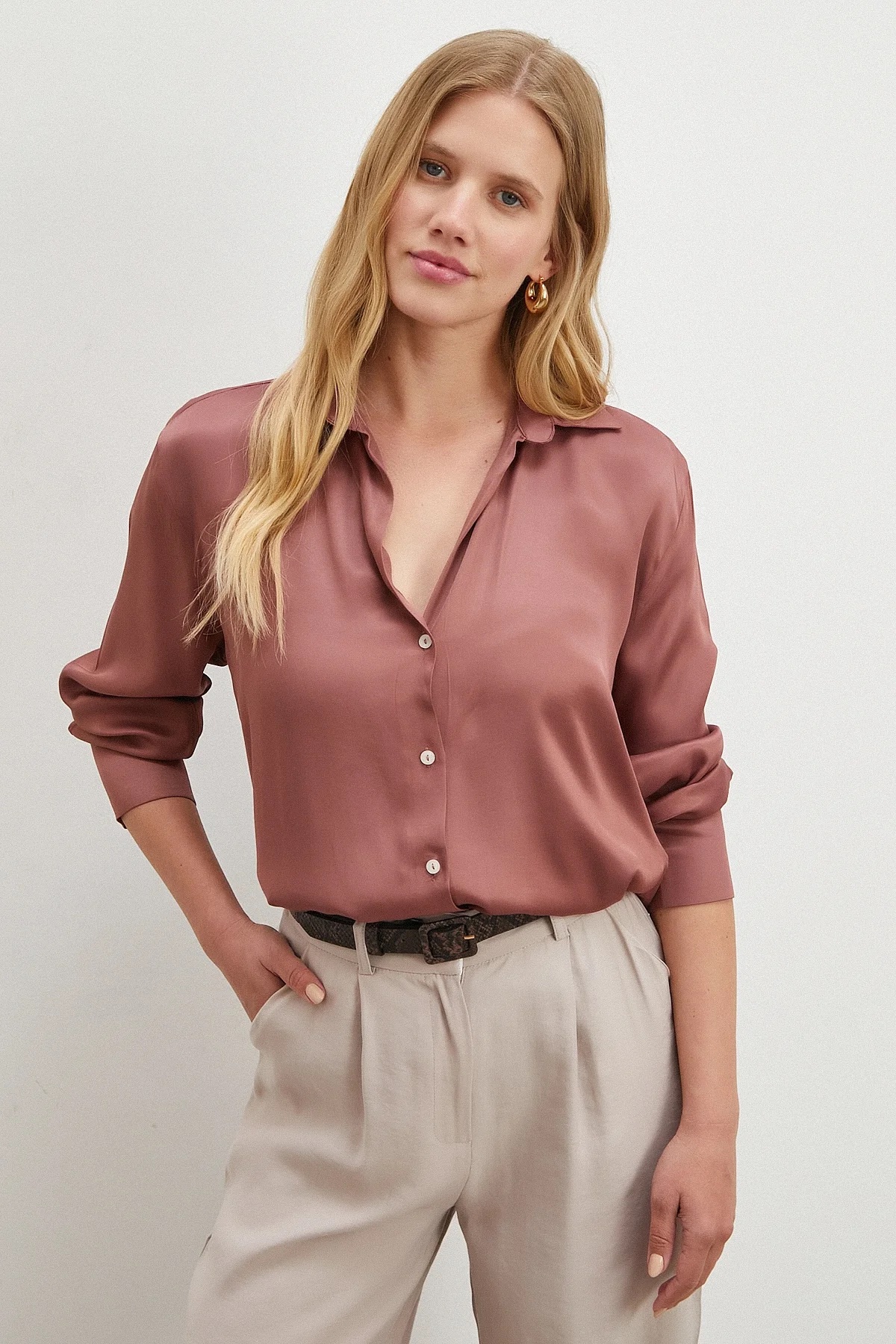 img_1093 Chemise satinée fluide – Image 1
