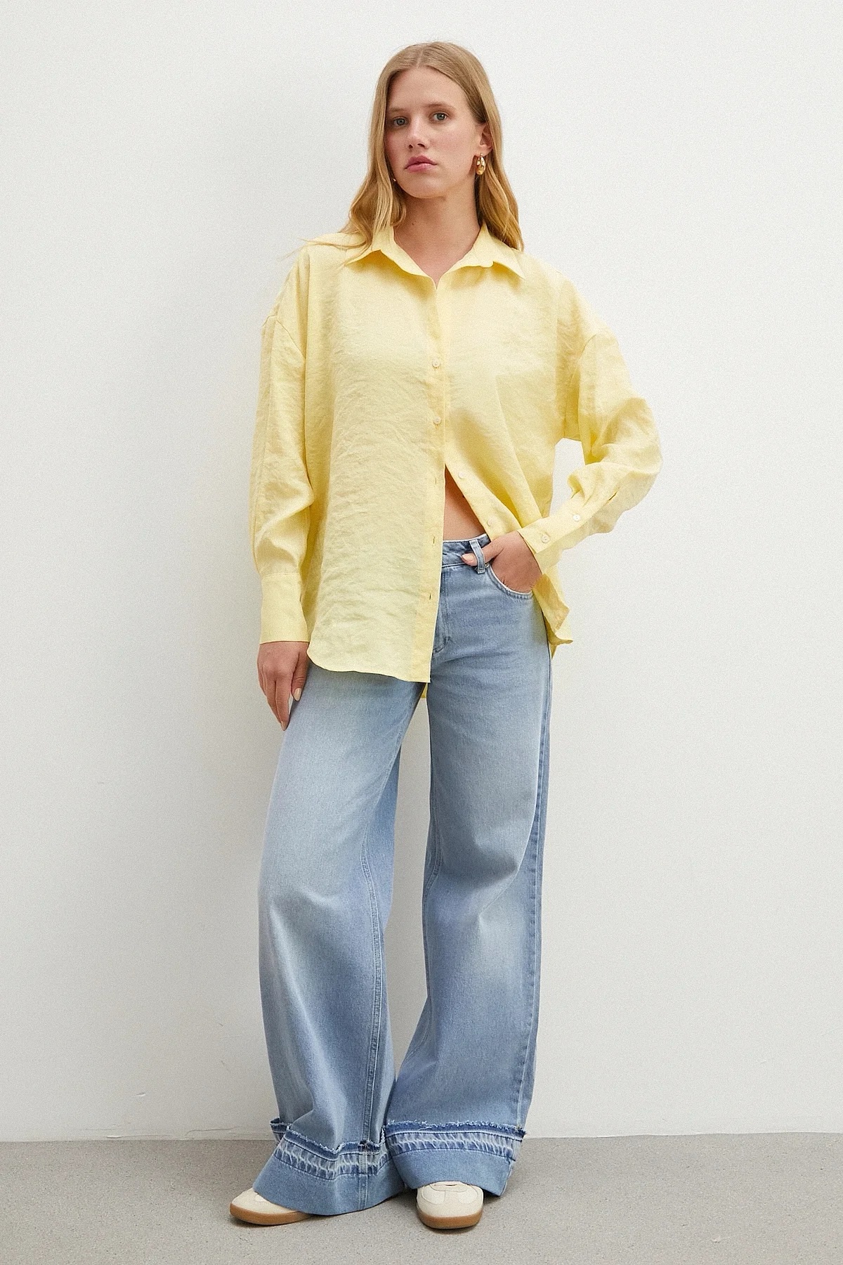img_1114 Chemise fluide fluide jaune – Image 1