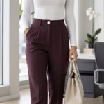 Pantalon à cheville, bouton doré