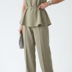 Ensemble Habillé Haut Évasé à Encolure Halter et Pantalon à Pinces