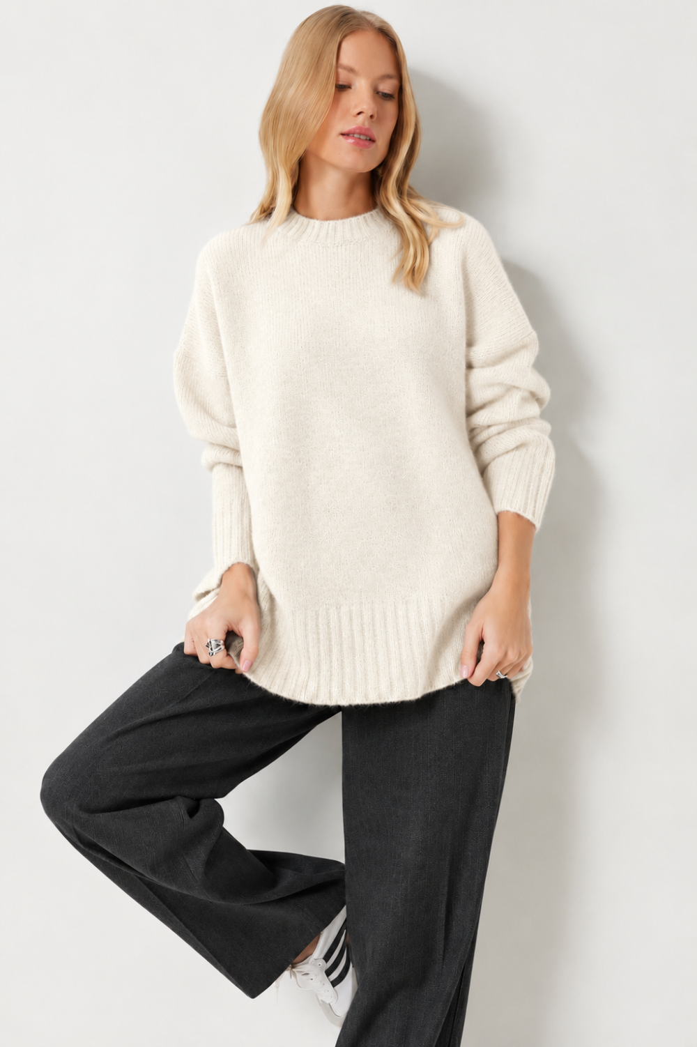 Pull femme oversize en maille STD – Image 2