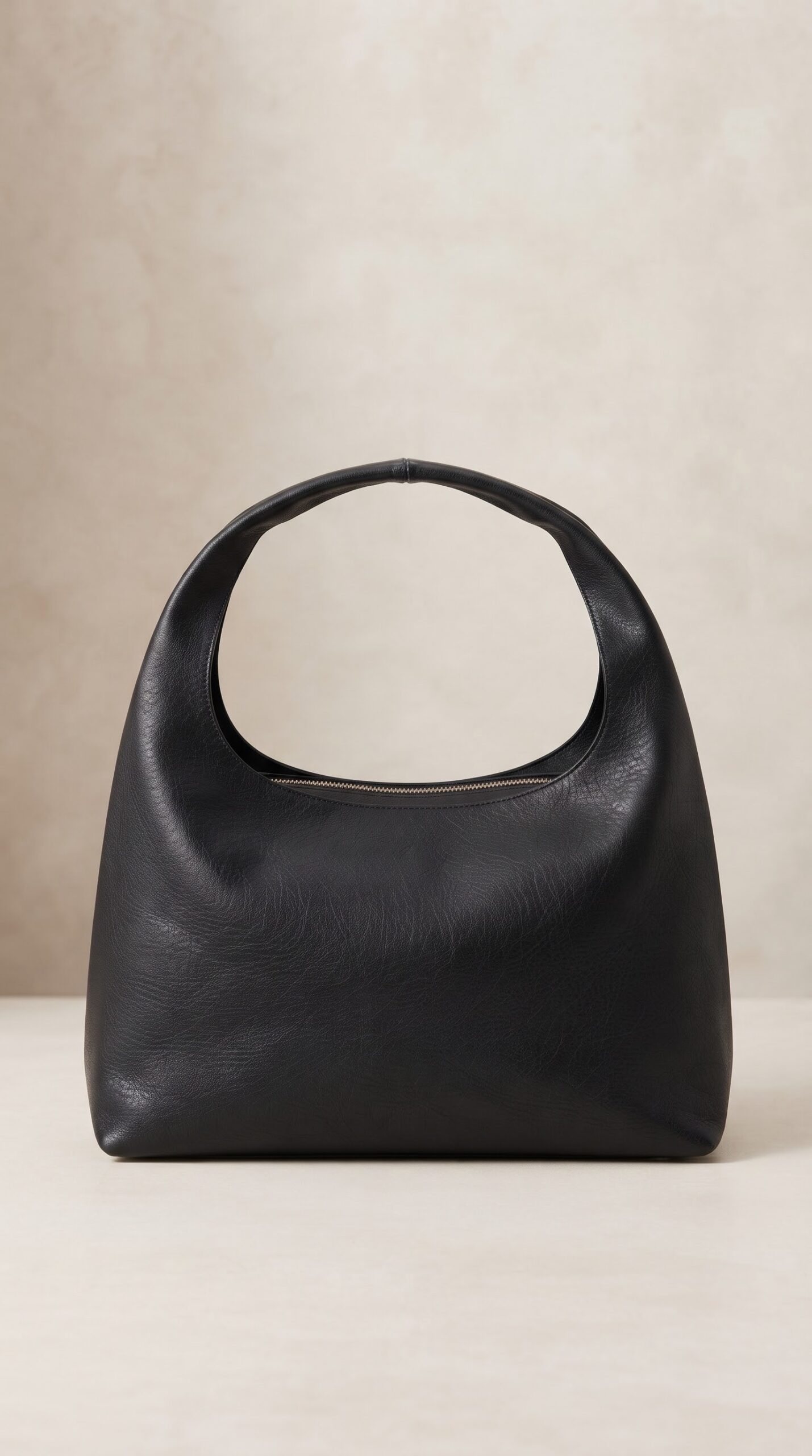 img_6565 Sac Hobo Minimaliste en Cuir Noir – Image 1